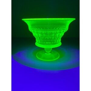 Vintage Cambridge 1930's Uranium Martha Washington Footed Compote Thumbprint UV